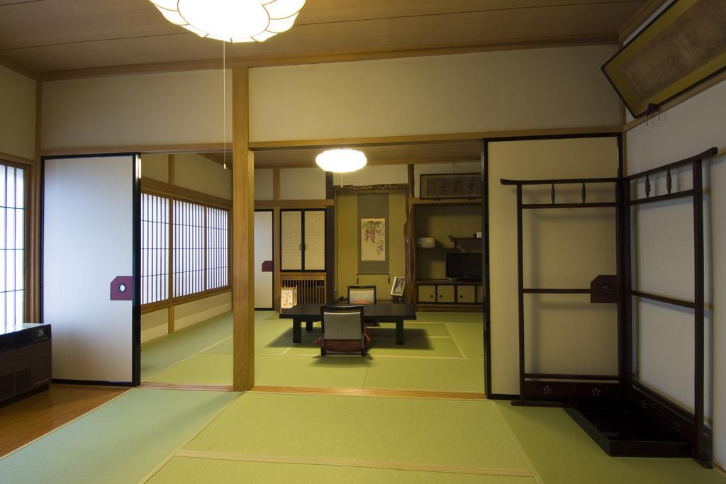 Ekinariya Ryokan Kusatsu  Zimmer foto